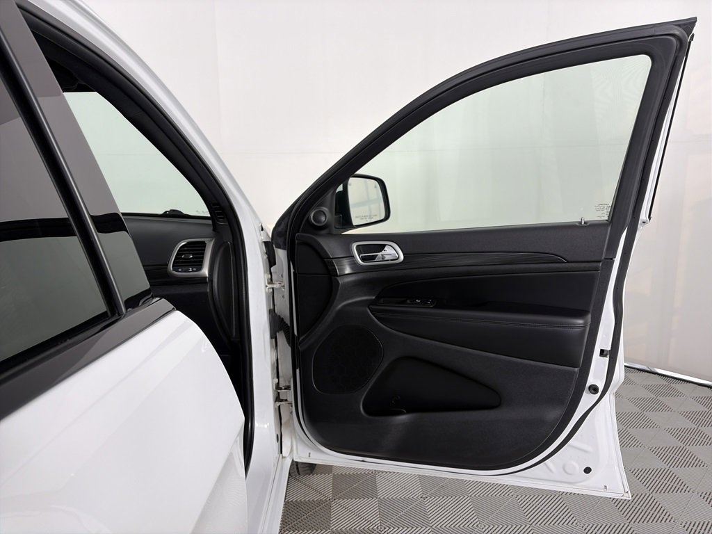 Used 2022 Jeep Grand Cherokee Laredo X image 31