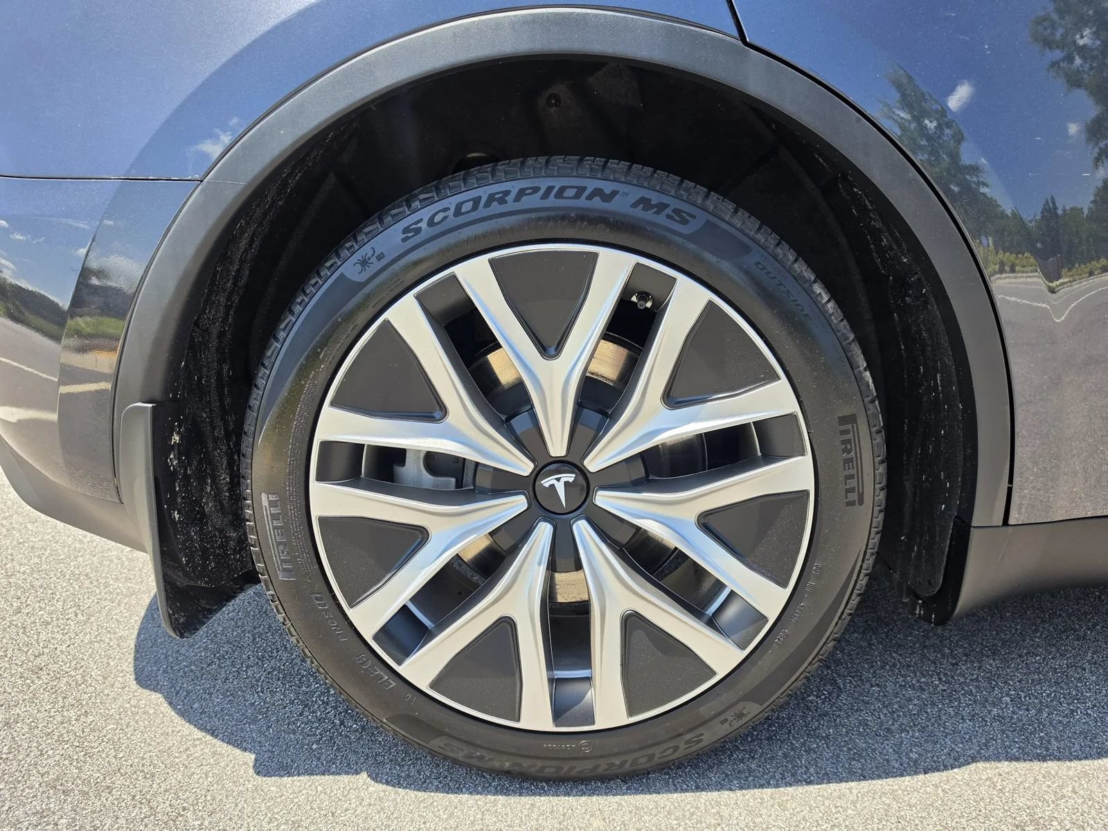 Used 2024 Tesla Model Y Long Range AWD/4WD image 12