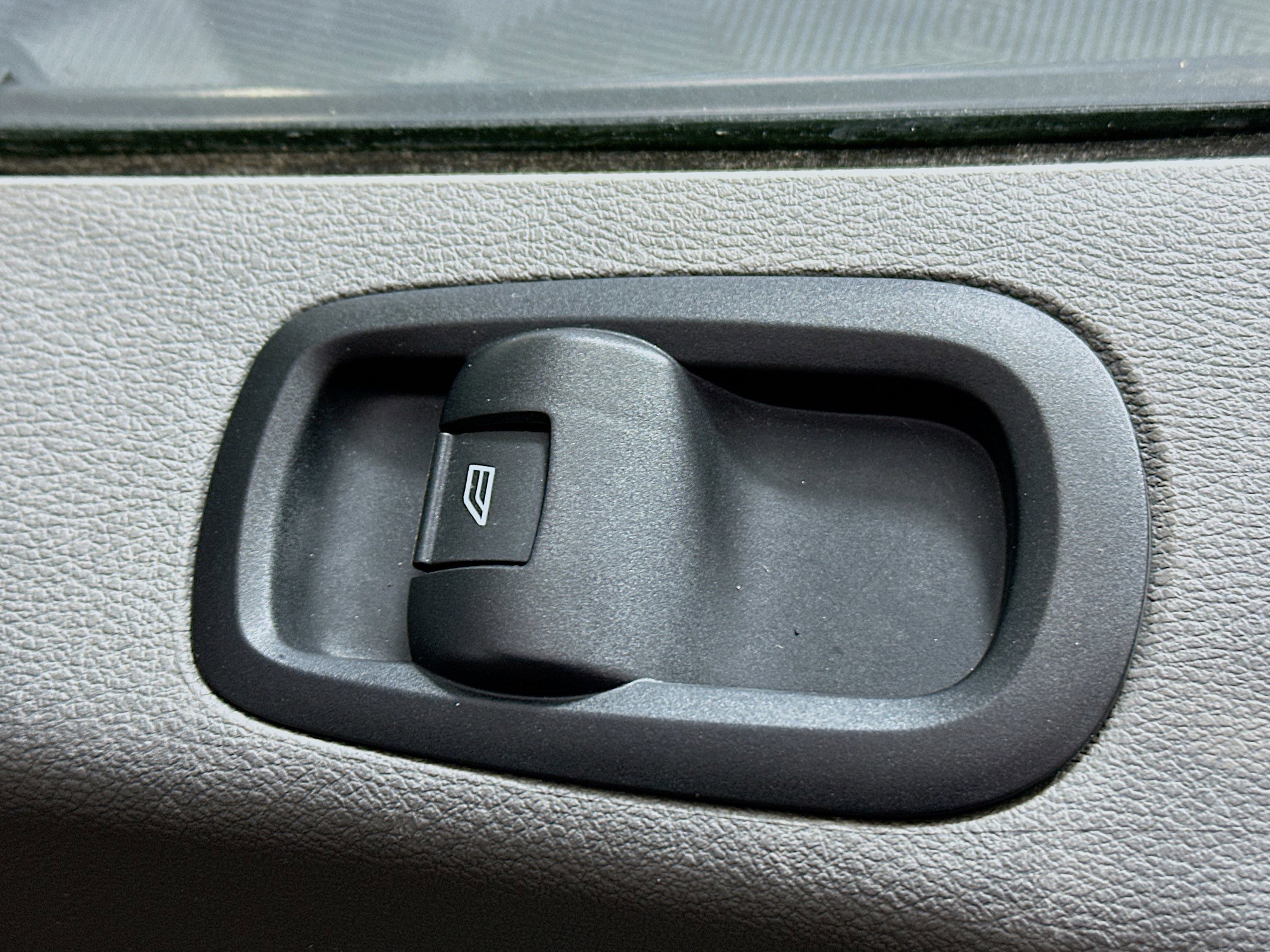 Used 2022 Ford Transit 150 Medium Roof image 25