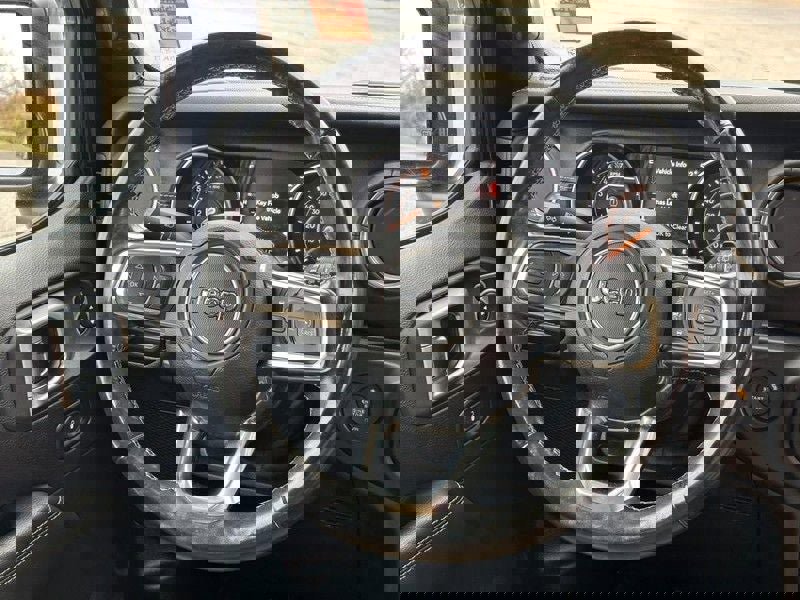 Used 2019 Jeep Wrangler Unlimited Sahara w/ Dual Top Group image 12