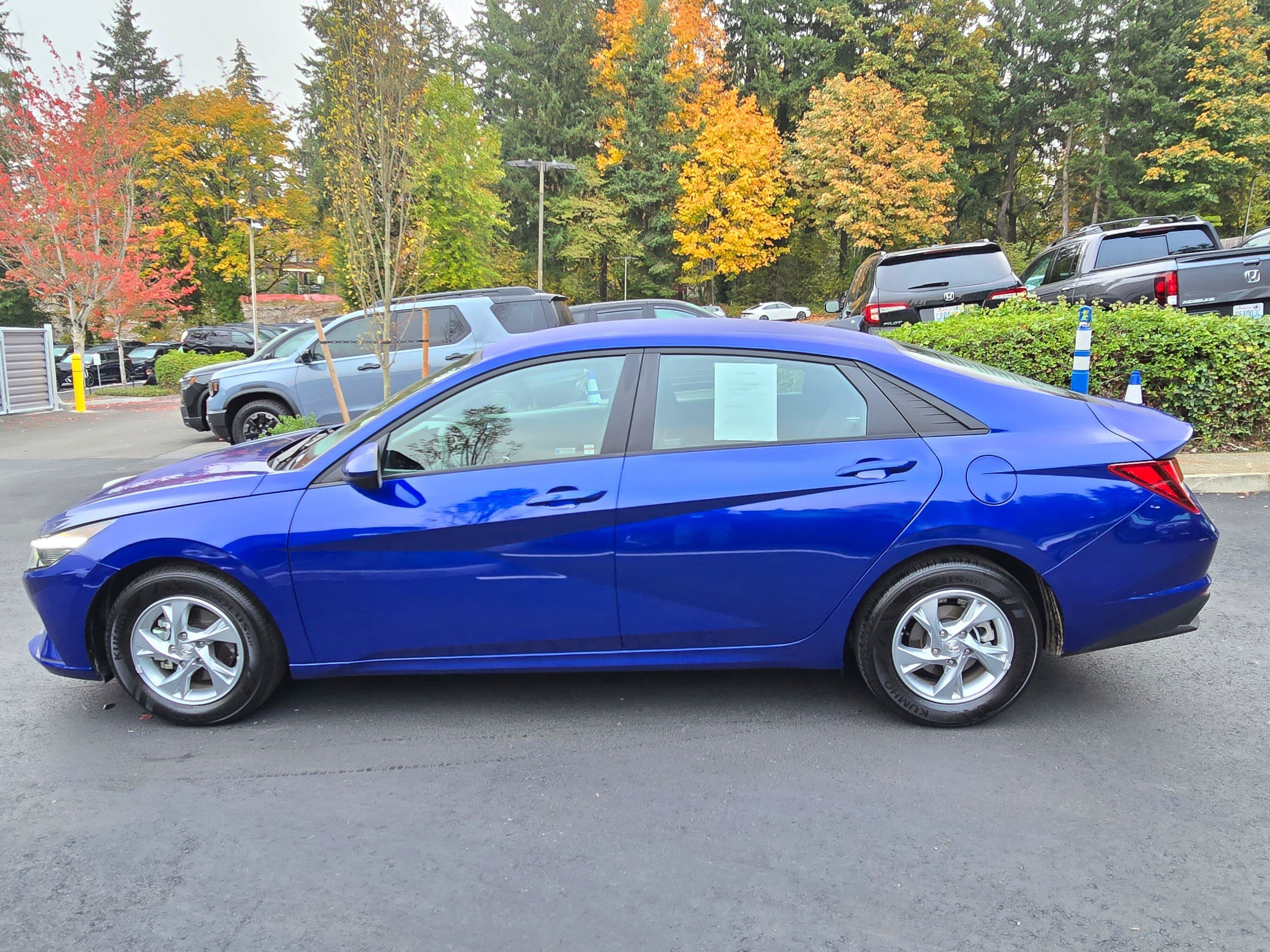 Used 2022 Hyundai Elantra SE FWD image 4
