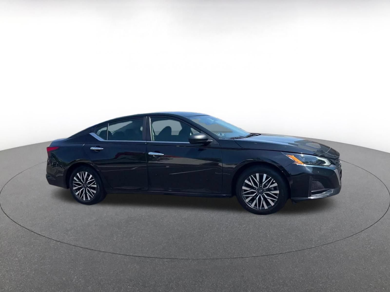 Used 2025 Nissan Altima 2.5 SV FWD video 2