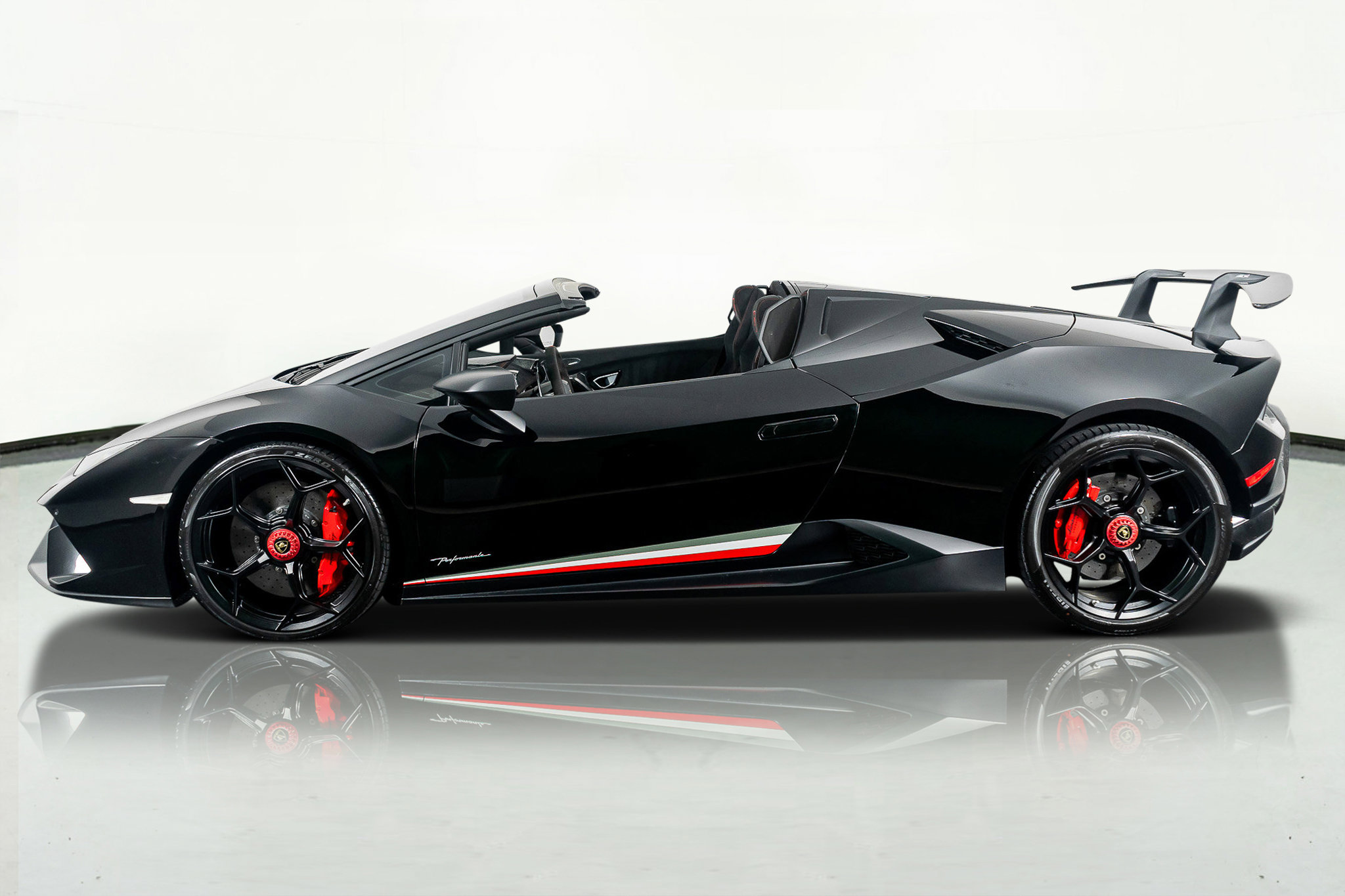 Used 2018 Lamborghini Huracan Performante image 17