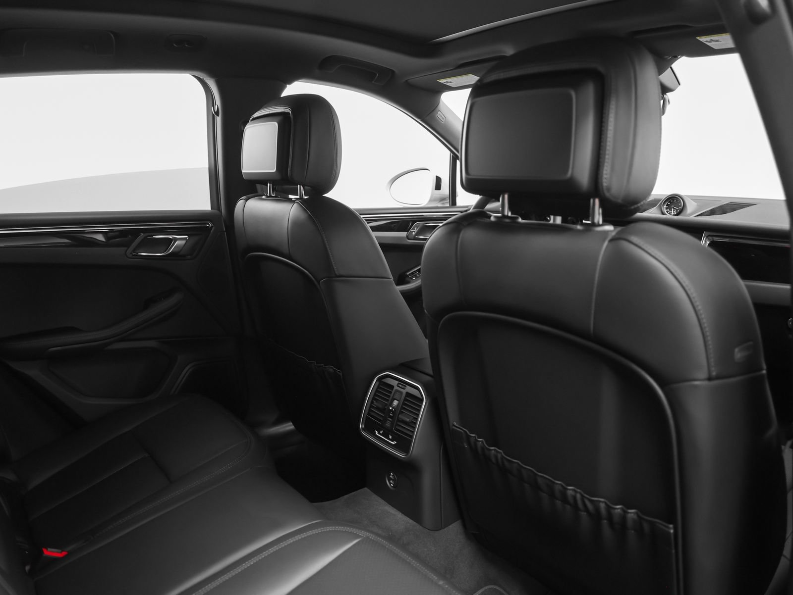 New 2026 Porsche Macan AWD/4WD image 24