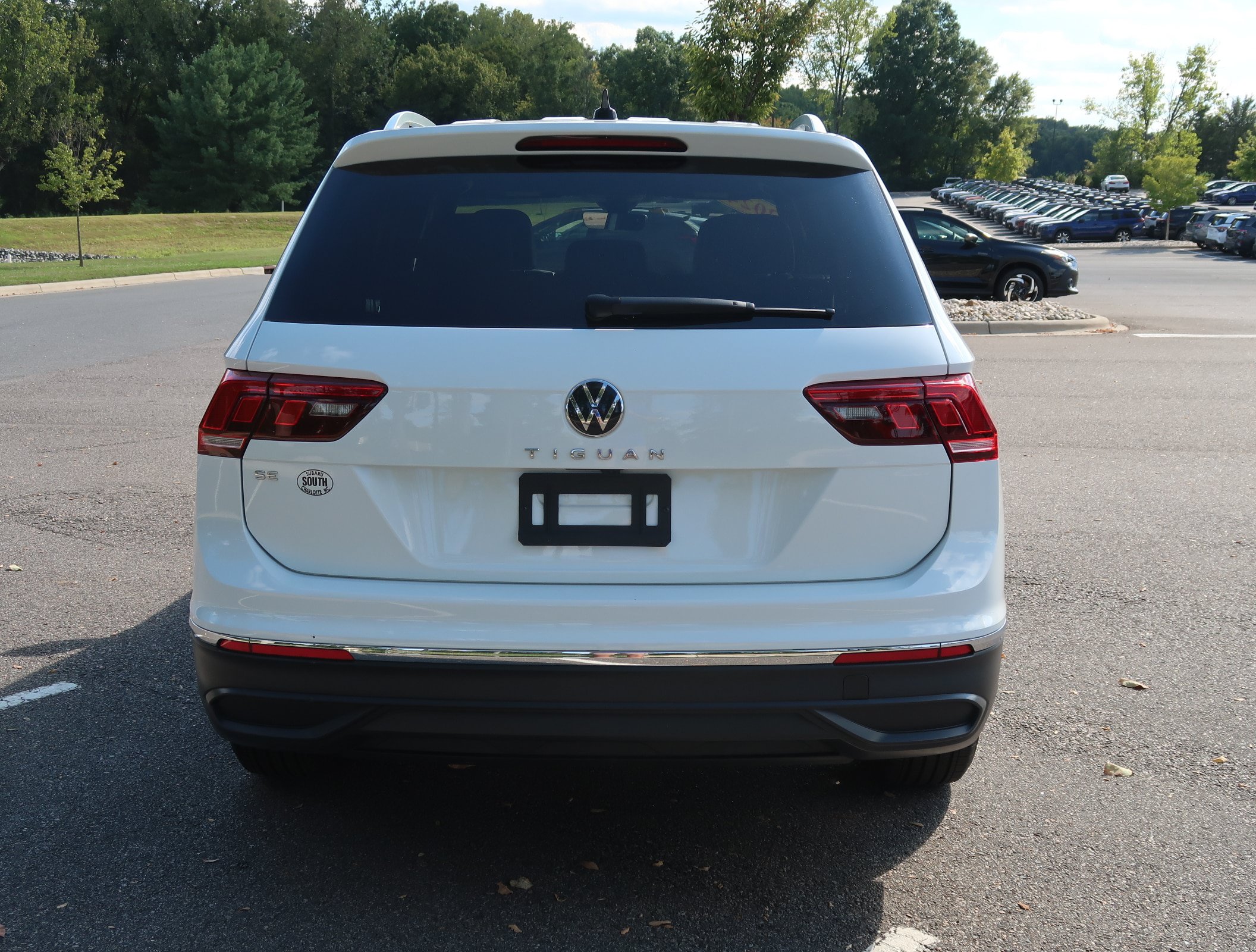 Used 2024 Volkswagen Tiguan SE FWD image 7