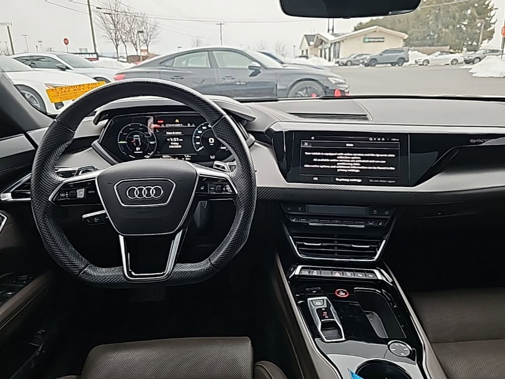 Used 2023 Audi e-tron GT Prestige image 2