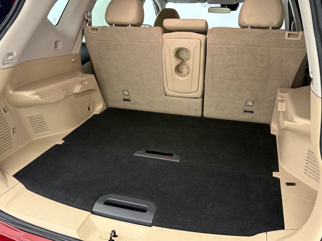 Used 2019 Nissan Rogue SV w/ Premium Package FWD image 11