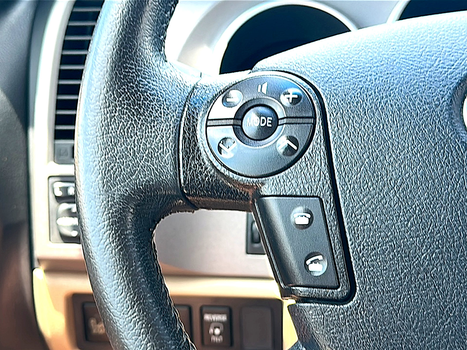 Used 2013 Toyota Sequoia Platinum RWD image 33