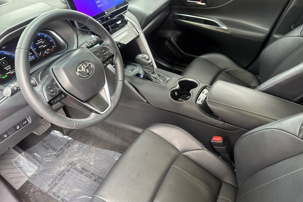 Certified 2024 Toyota Venza Limited image 9