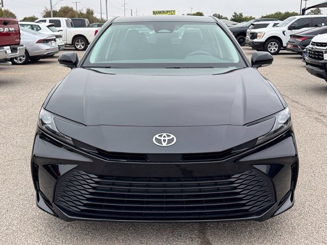 Used 2025 Toyota Camry LE AWD/4WD image 2