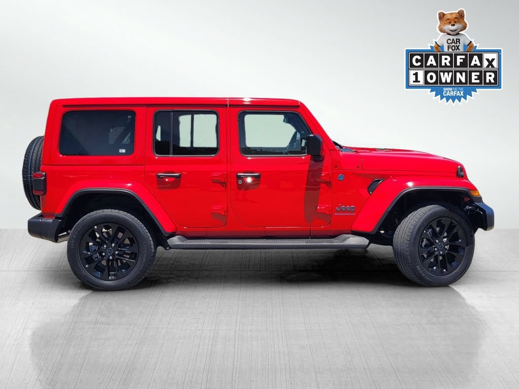 Used 2025 Jeep Wrangler Unlimited Sahara AWD/4WD image 3