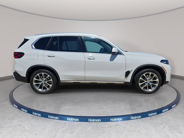 Used 2024 BMW X5 xDrive40i w/ Parking Assistance Package AWD/4WD image 5