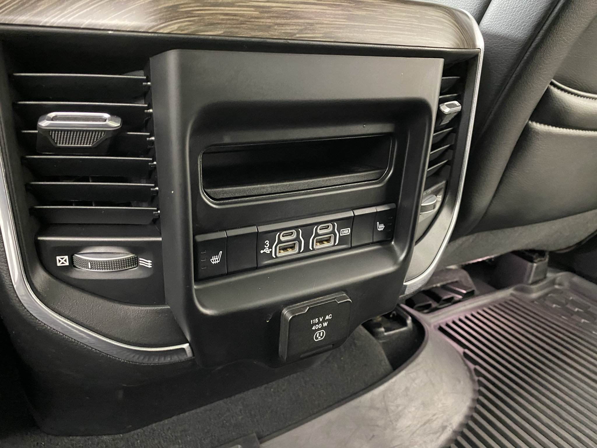 Used 2019 RAM 1500 Laramie AWD/4WD image 28