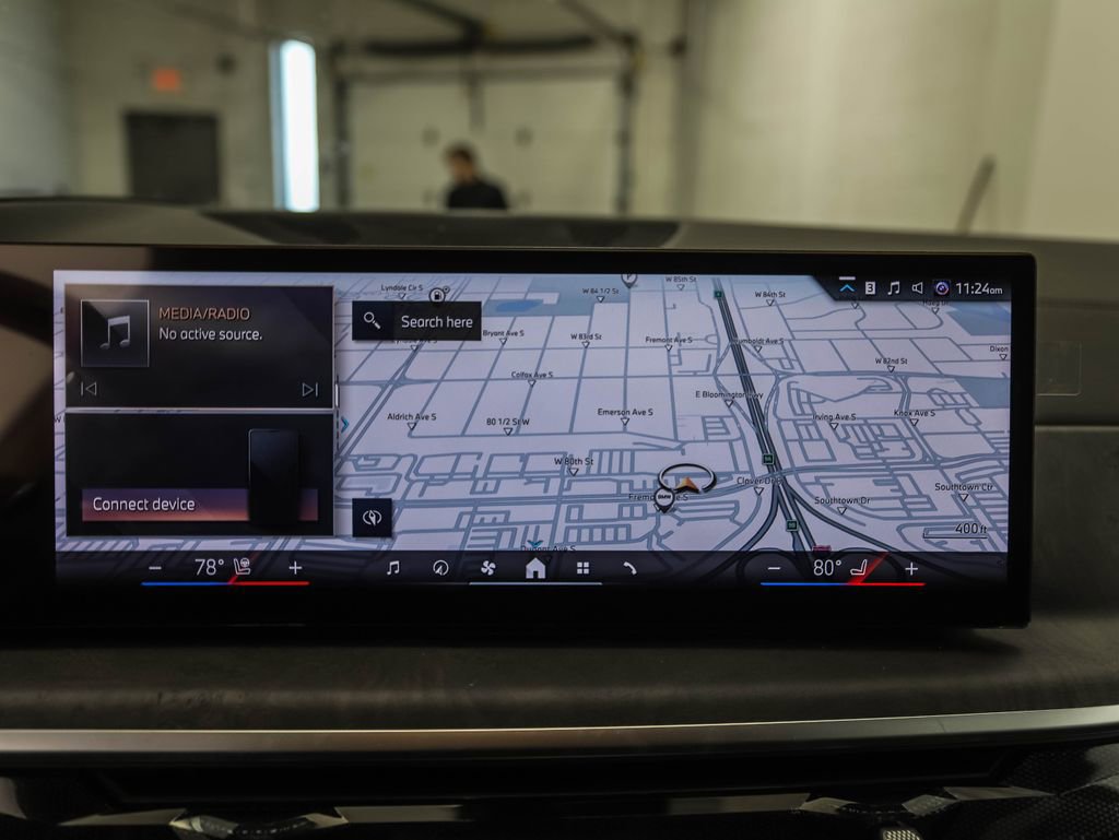 Used 2025 BMW X7 xDrive40i image 14