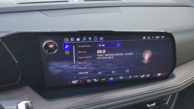 Used 2025 Chevrolet Suburban Premier image 16