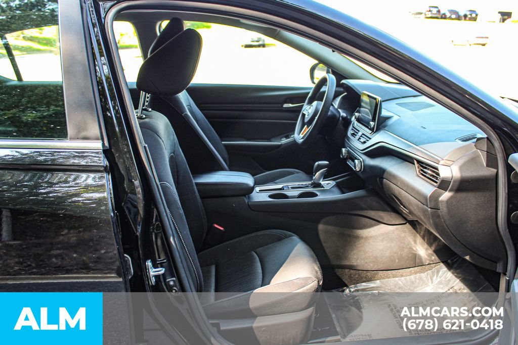 Used 2025 Nissan Altima 2.5 SV FWD image 18
