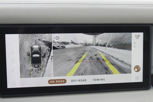 Used 2023 Land Rover Defender 90 X-Dynamic SE image 19