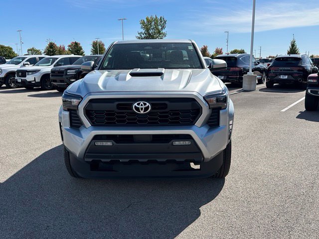 Used 2024 Toyota Tacoma TRD Sport w/ TRD Sport Upgrade Package AWD/4WD image 2