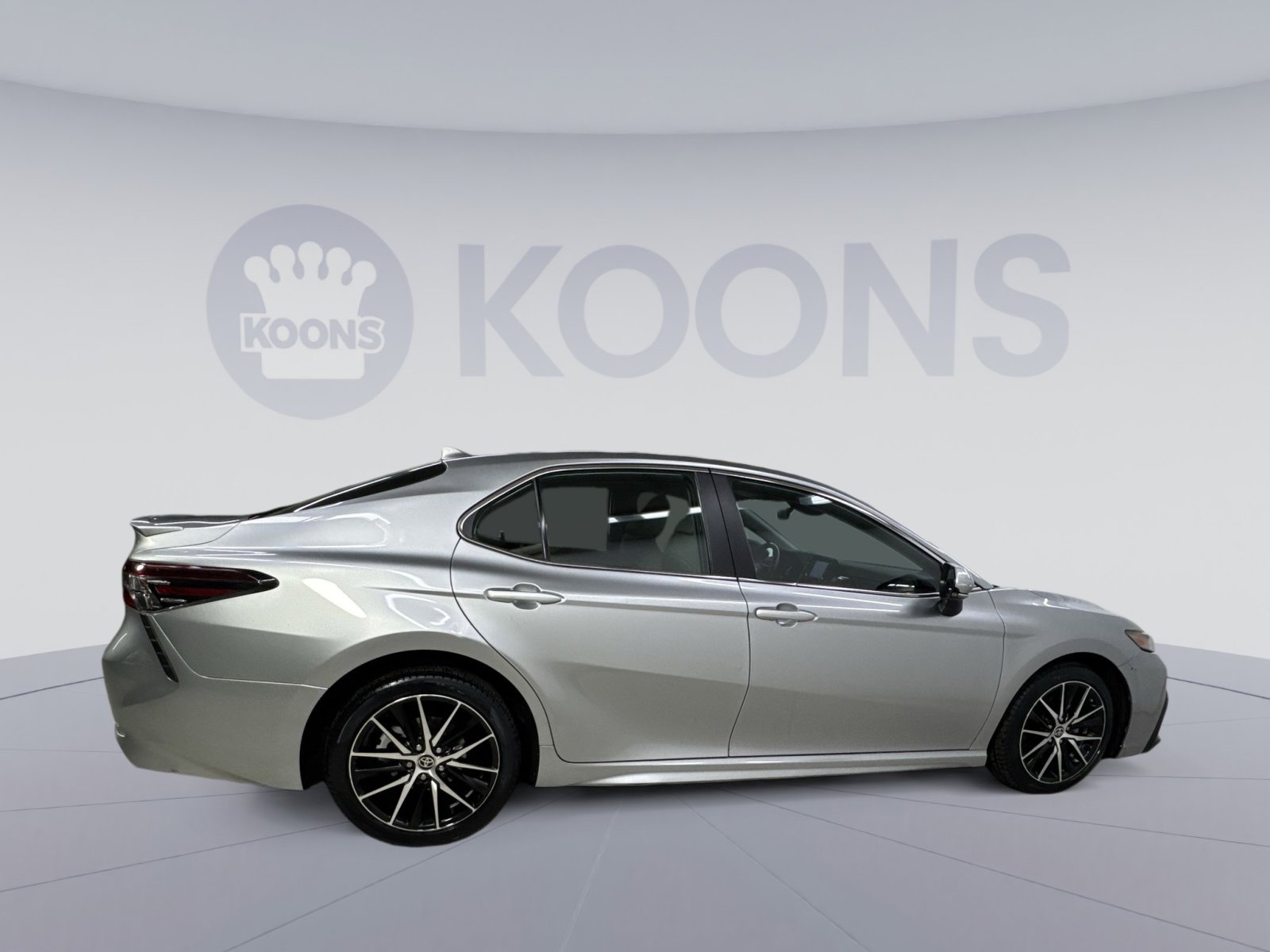 Used 2022 Toyota Camry SE image 13