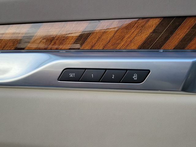 Used 2025 Cadillac Escalade ESV Sport Platinum AWD/4WD image 19