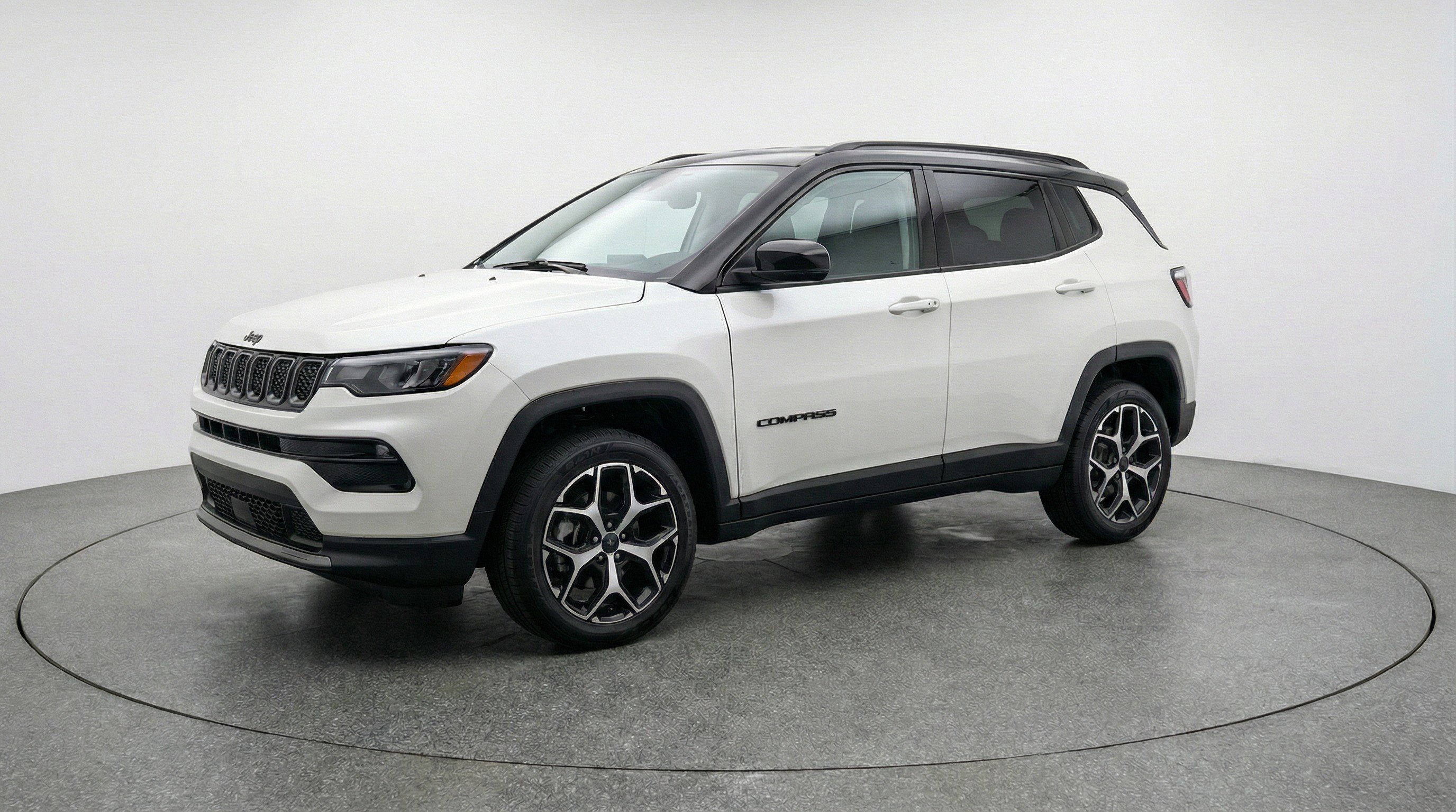 Used 2025 Jeep Compass Limited image 3