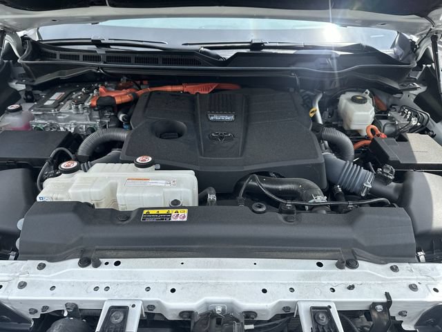 Used 2023 Toyota Sequoia Capstone AWD/4WD image 19