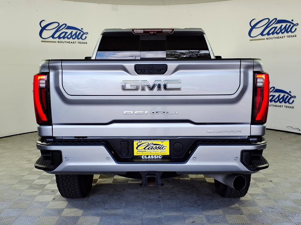 Used 2025 GMC Sierra 2500 Denali Ultimate image 4