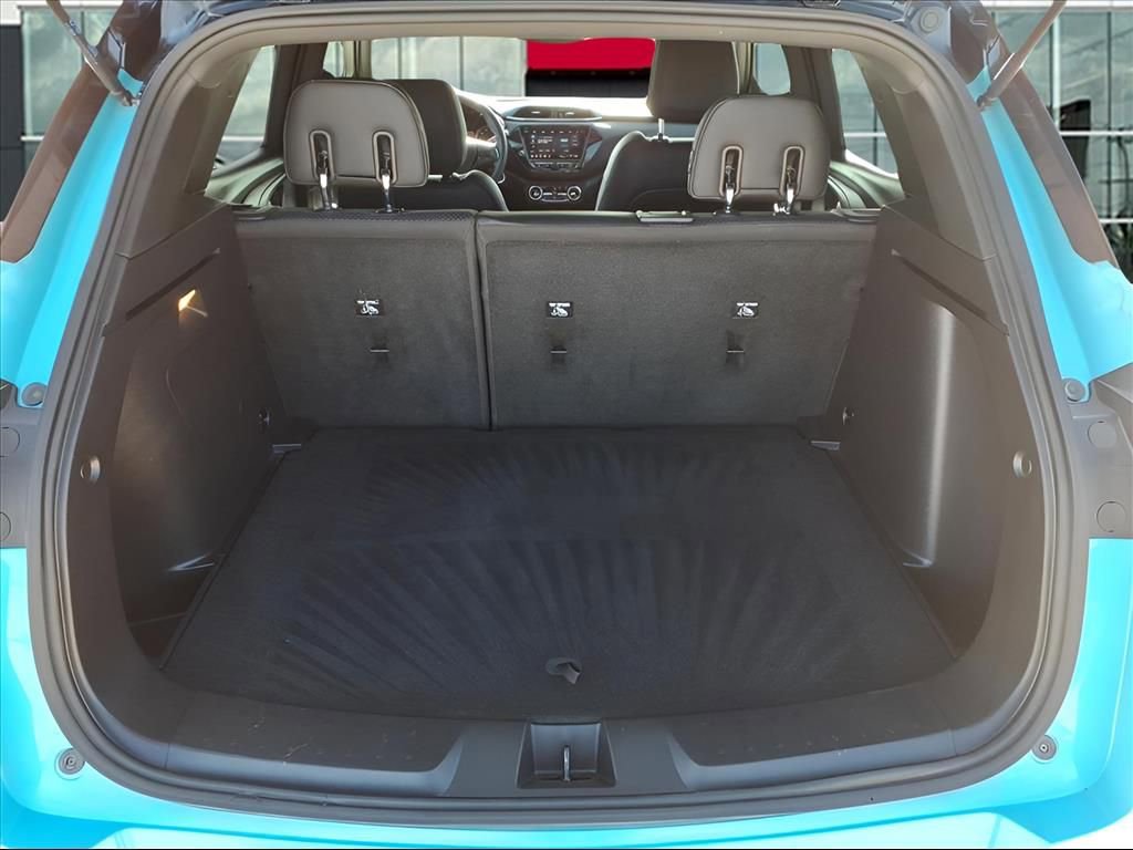 Used 2021 Chevrolet TrailBlazer RS w/ Technology Package image 12