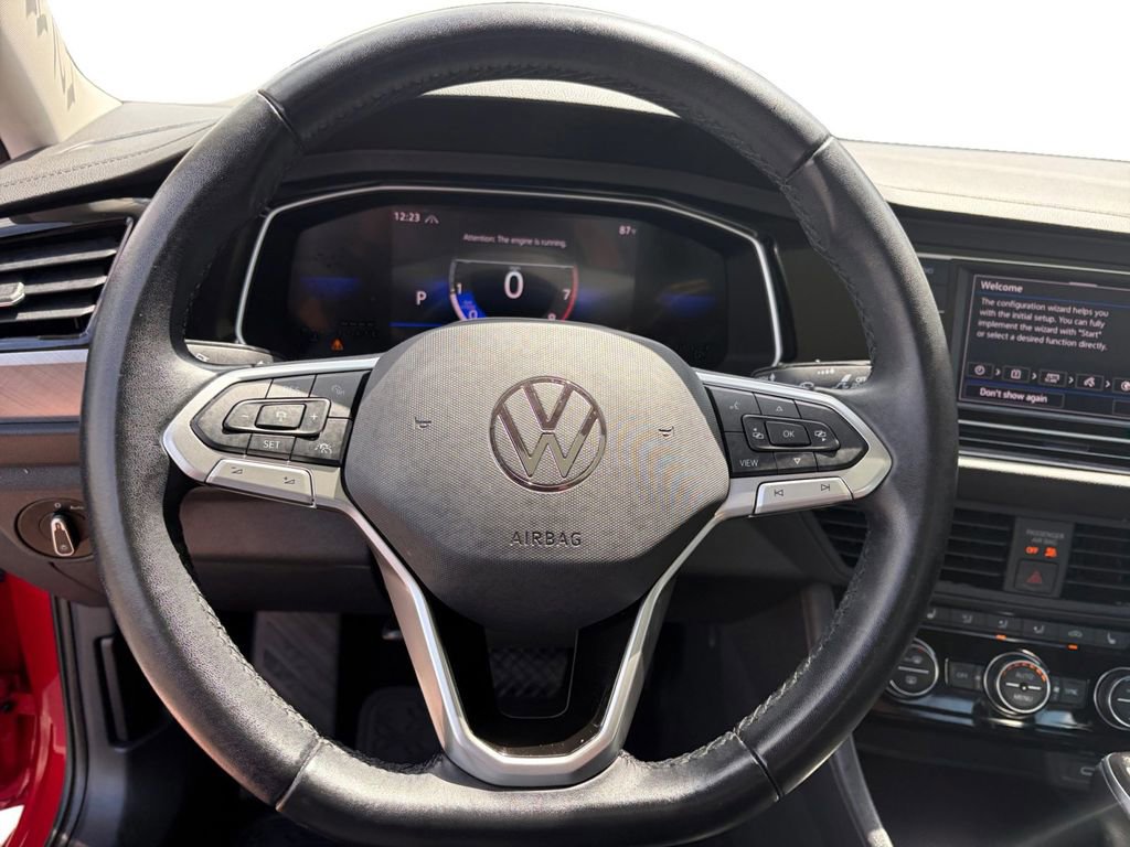 Certified 2024 Volkswagen Jetta SE w/ Panoramic Sunroof Package FWD image 21