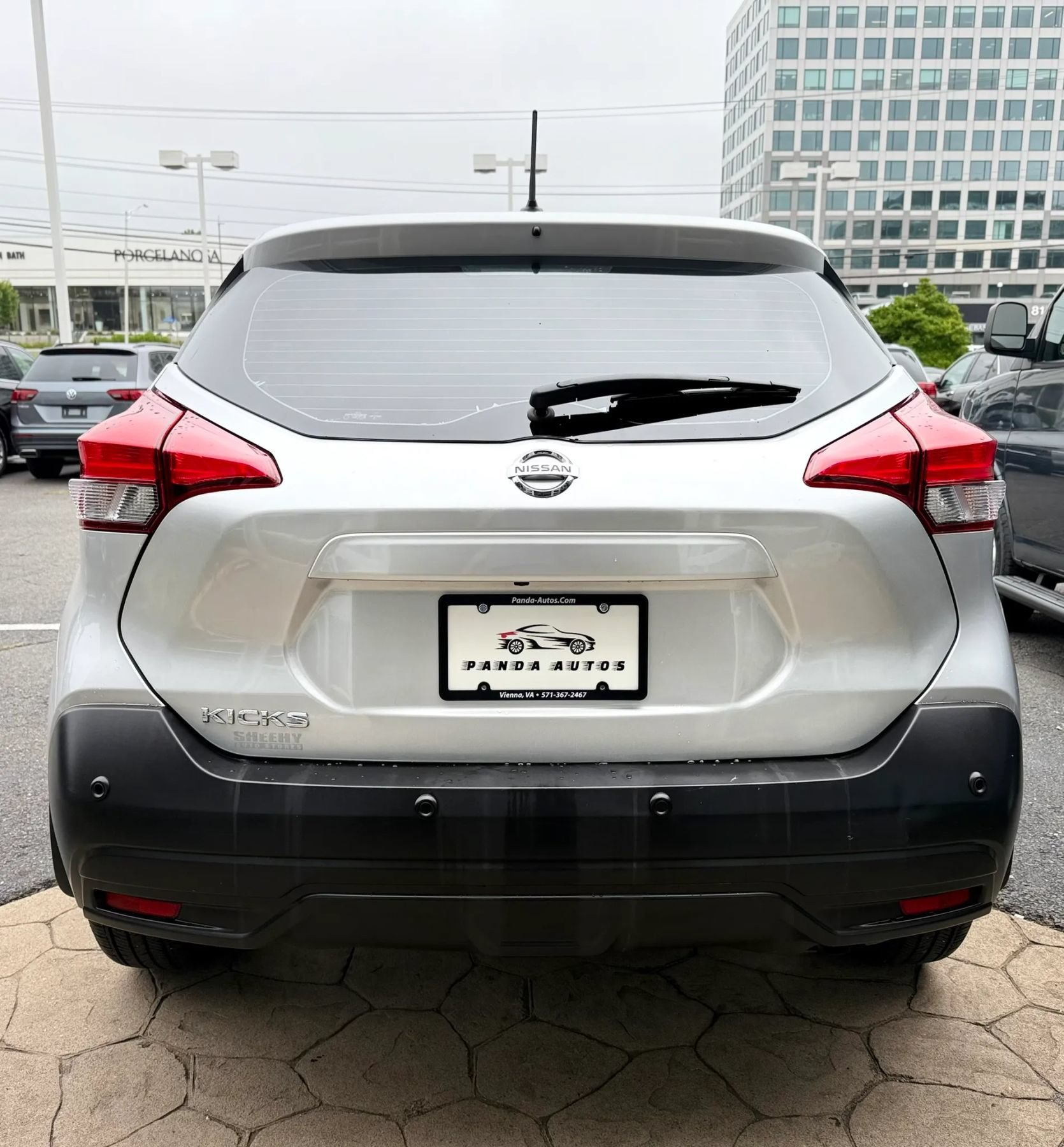 Used 2020 Nissan Kicks SV FWD image 6