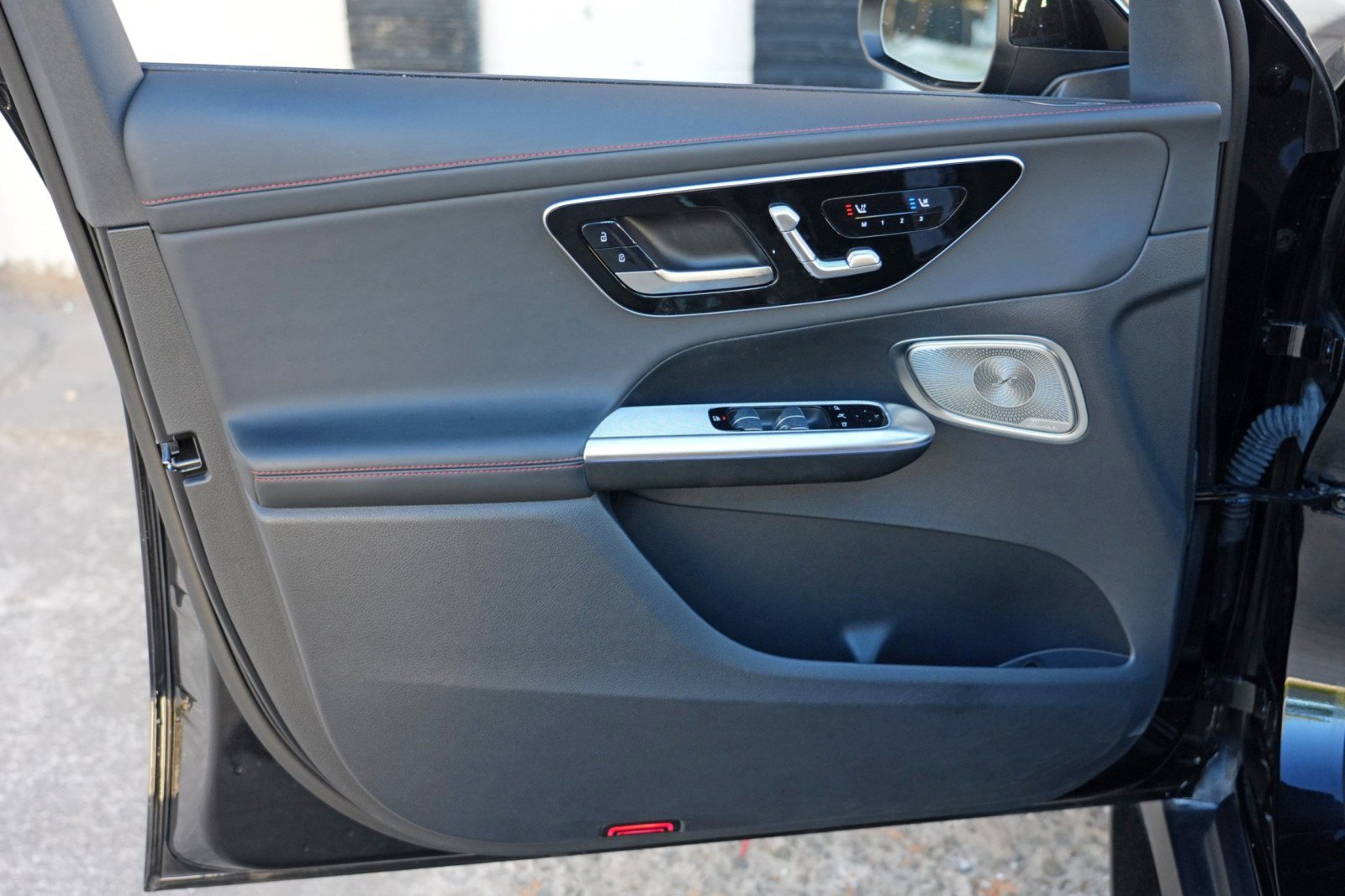 Used 2025 Mercedes-Benz GLC 43 AMG 4MATIC w/ AMG Night Package image 49