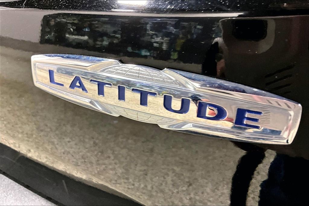 Used 2017 Jeep Renegade Latitude image 23