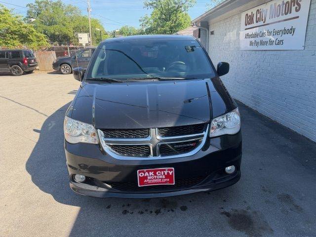 Used 2018 Dodge Grand Caravan SXT FWD image 3