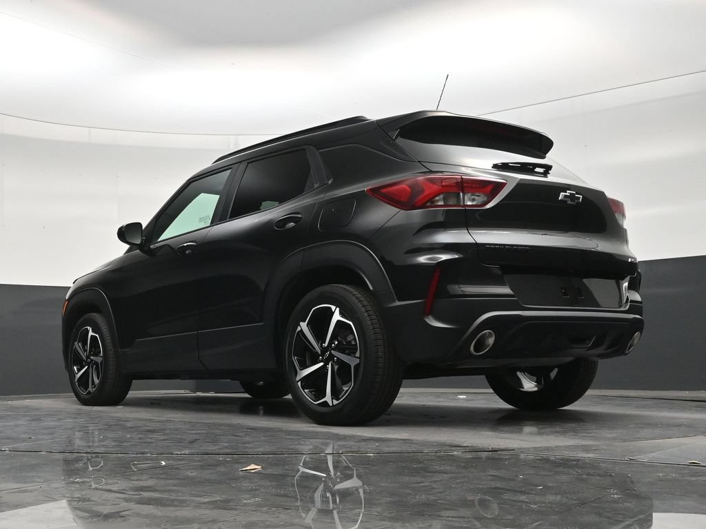 Used 2023 Chevrolet TrailBlazer RS w/ Sun and Liftgate Package FWD image 21