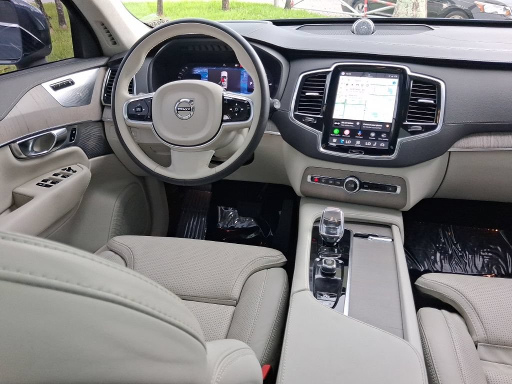 Used 2025 Volvo XC90 T8 Ultra w/ Lounge Package AWD/4WD image 12