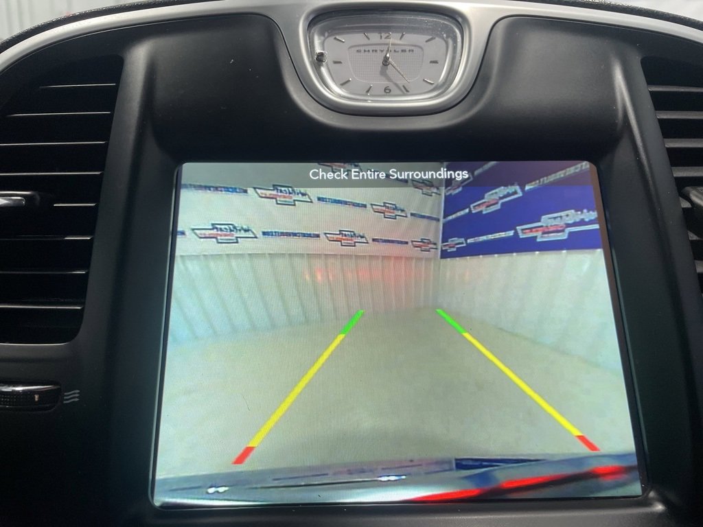 Used 2017 Chrysler 300 C image 32