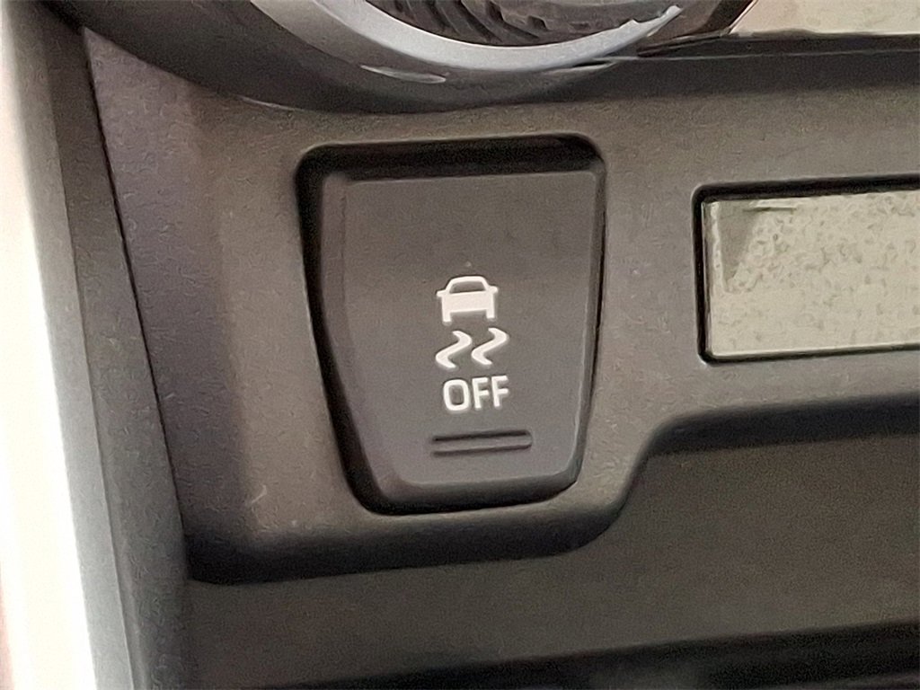 Used 2022 Toyota RAV4 LE image 25