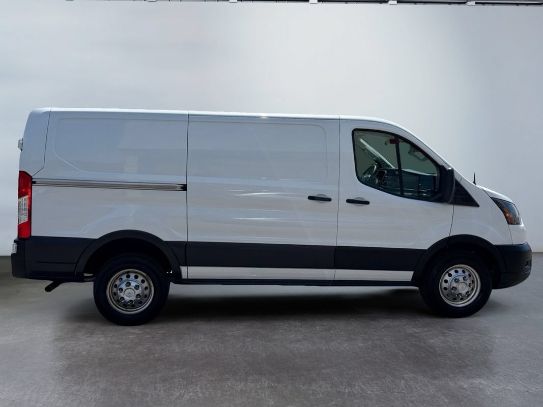 Used 2024 Ford Transit 150 Low Roof AWD image 4