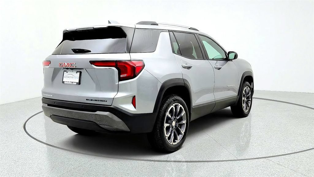 Used 2026 GMC Terrain Elevation w/ Elevation Premium Package FWD image 5