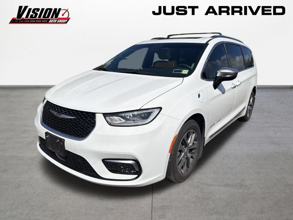 Used 2023 Chrysler Pacifica Pinnacle