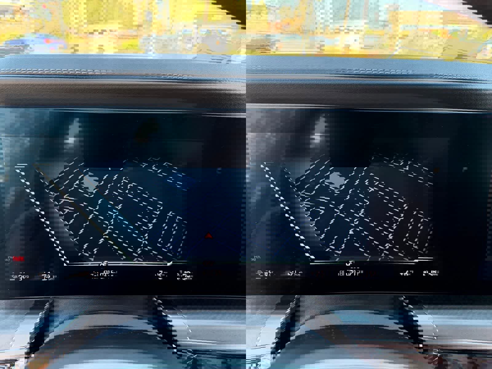 Used 2025 BMW i7 eDrive50 w/ Premium Package image 15