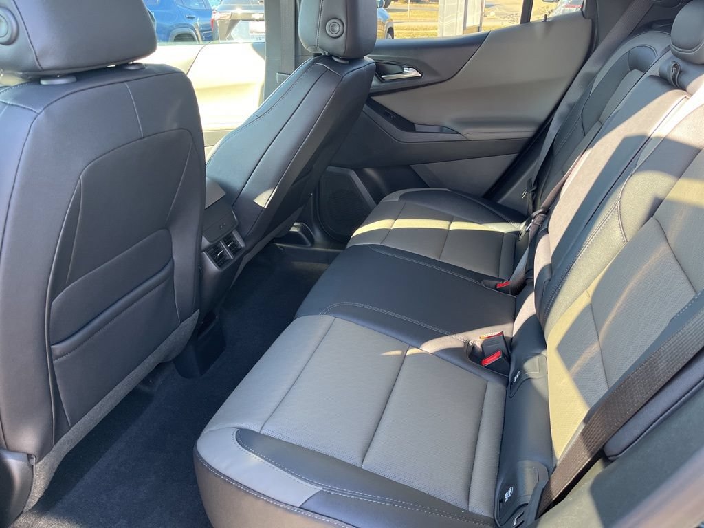New 2026 Chevrolet Equinox LT w/ Convenience Package II FWD image 28