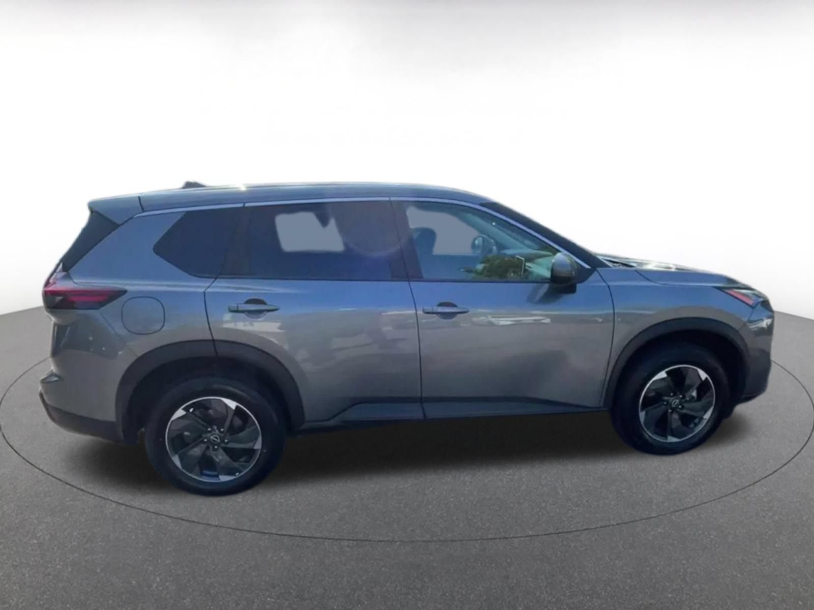 Used 2025 Nissan Rogue SV AWD/4WD image 15