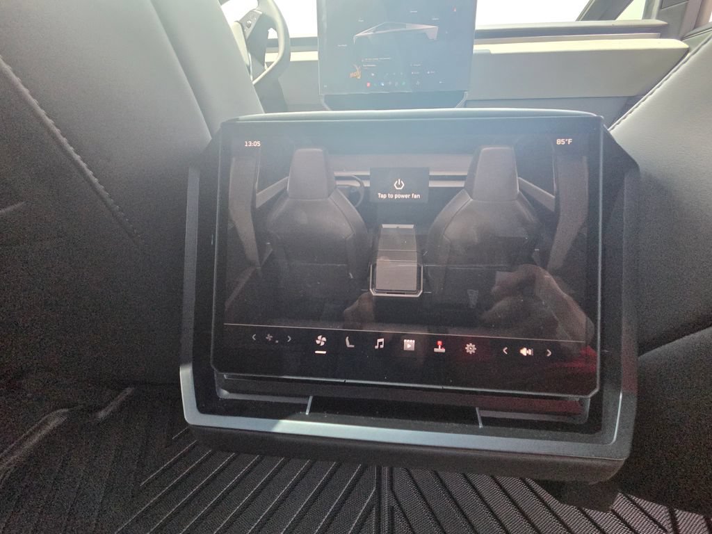 Used 2024 Tesla Cybertruck AWD Crew Cab image 35