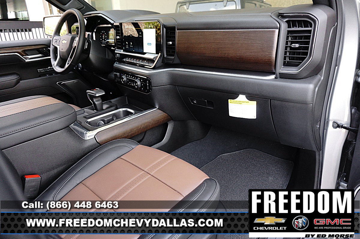 New 2025 Chevrolet Silverado 1500 High Country w/ Technology Package AWD/4WD image 12
