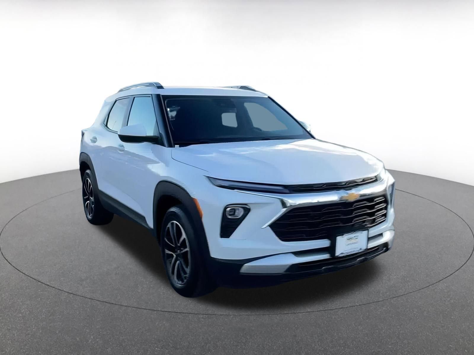 Used 2025 Chevrolet TrailBlazer LT image 3
