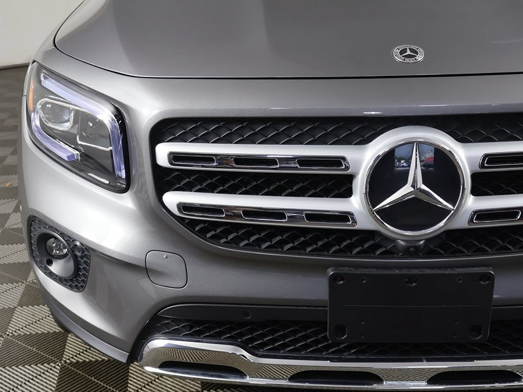 Used 2023 Mercedes-Benz GLB 250 4MATIC w/ Premium Package image 13