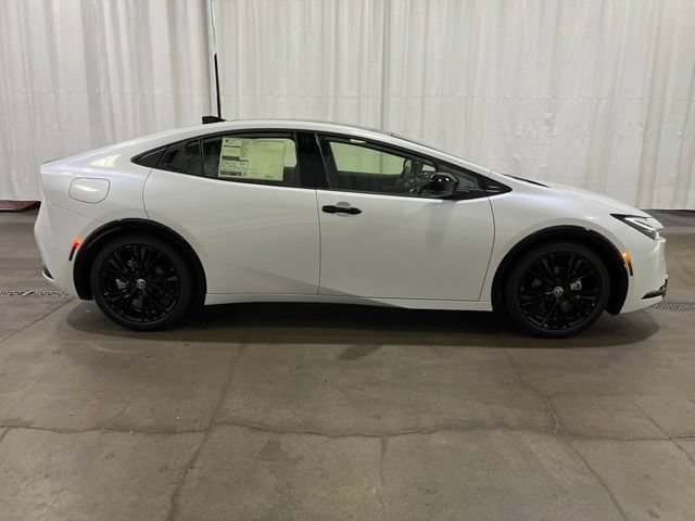 New 2026 Toyota Prius Plug-In Hybrid FWD image 2