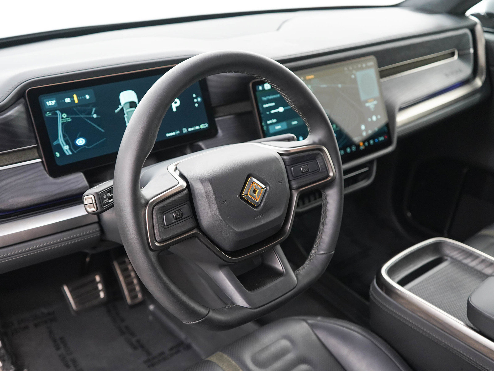 Used 2024 Rivian R1S Adventure Dual AWD/4WD image 23