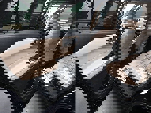 Used 2023 Ford Explorer XLT w/ Equipment Group 202A image 19